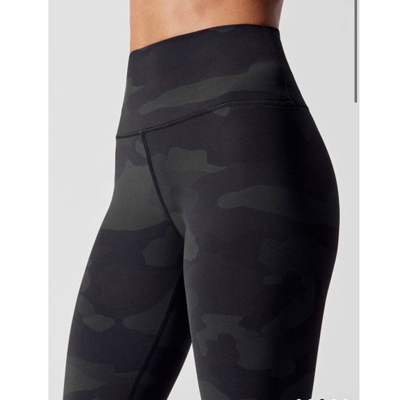 NEW ALO Yoga Camo High-Waist Vapor Legging Black - Picture 2 of 8